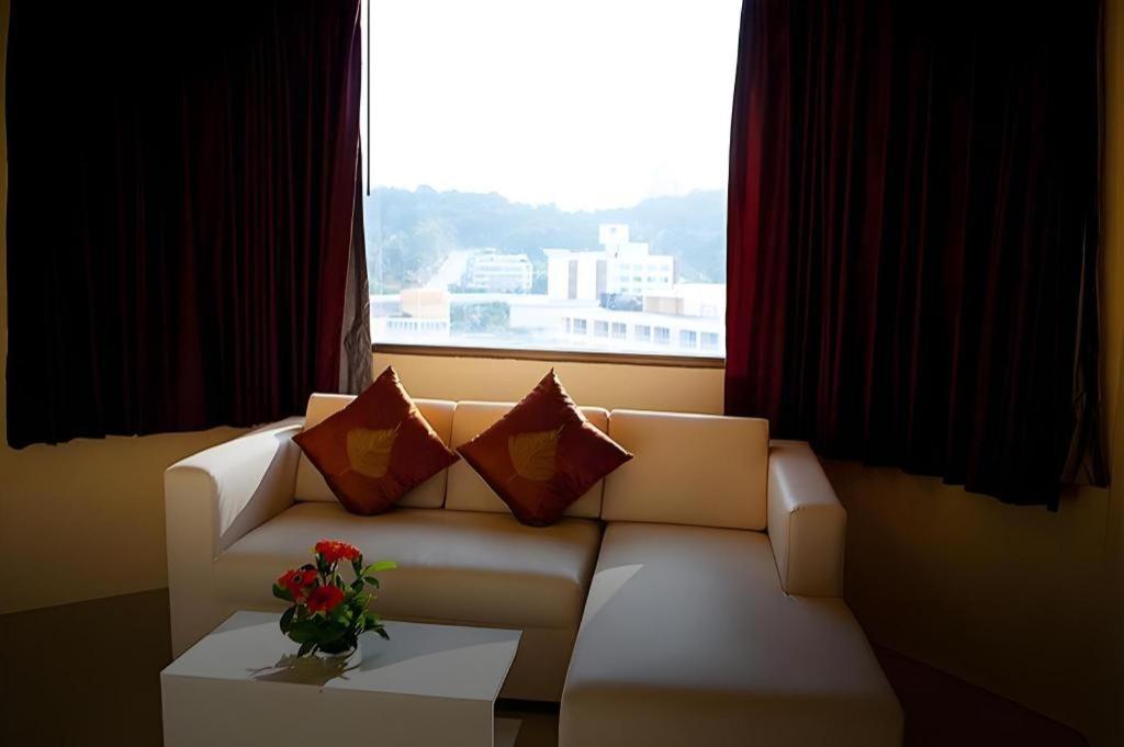 Sun City Pattaya Hotel Kültér fotó
