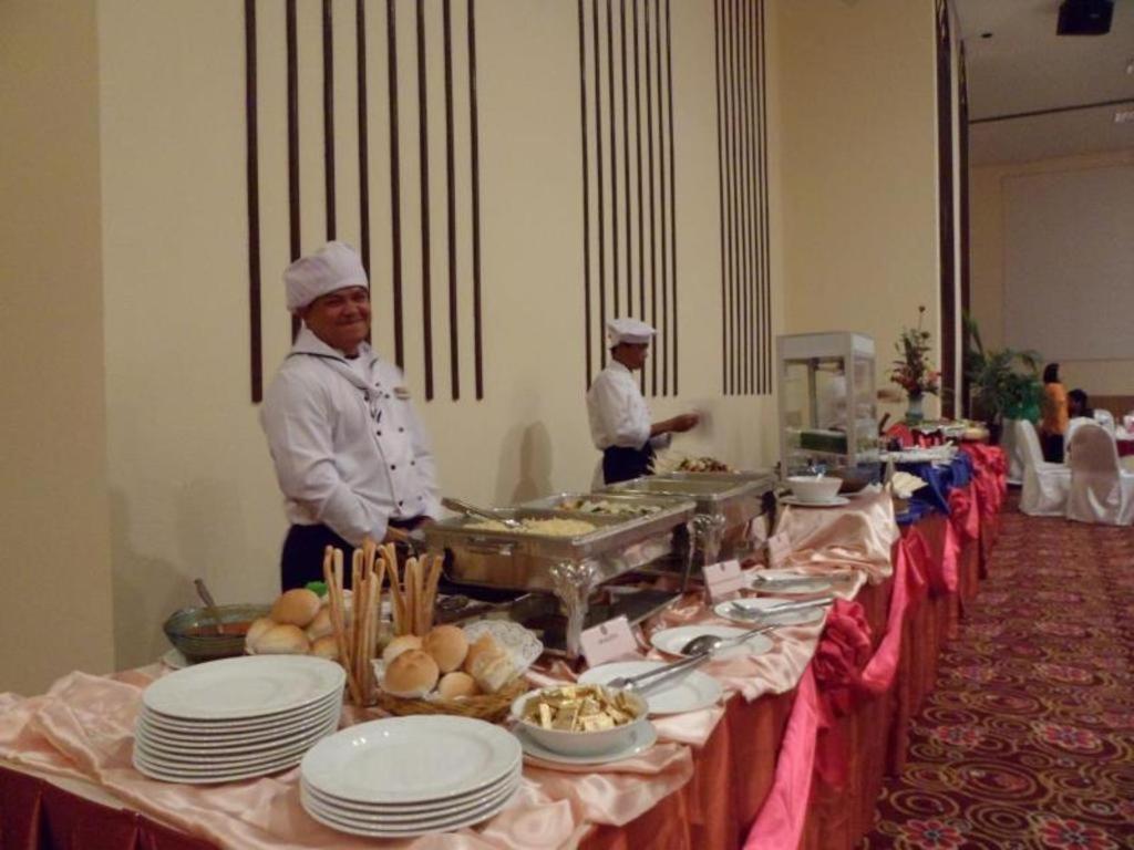 Sun City Pattaya Hotel Kültér fotó