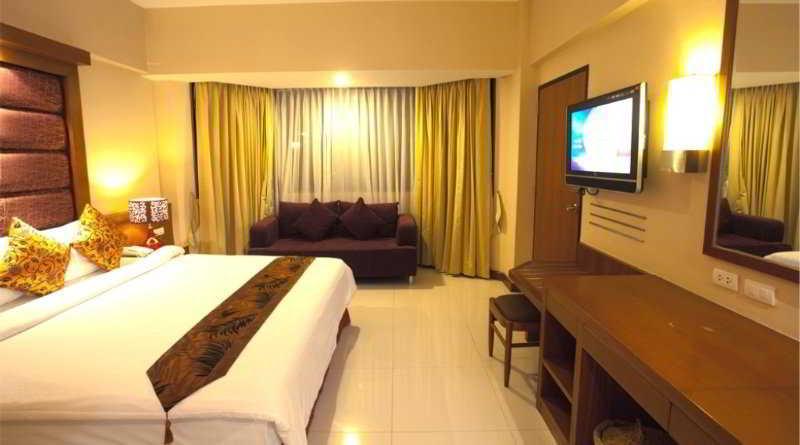 Sun City Pattaya Hotel Kültér fotó