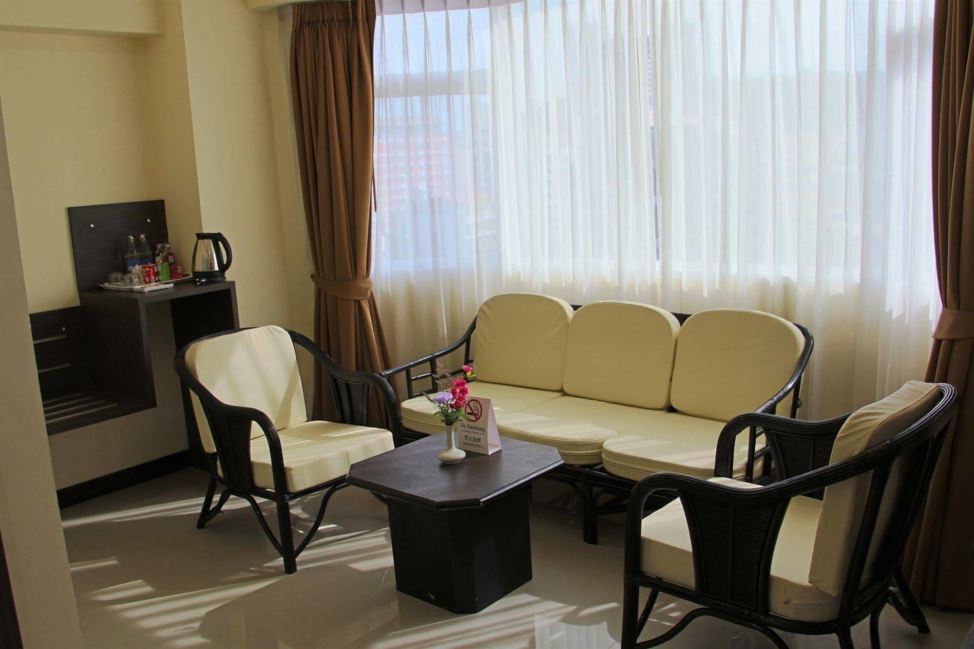 Sun City Pattaya Hotel Kültér fotó
